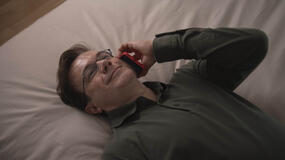 Tristán Ulloa come Salva in La vedova nera