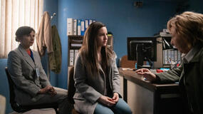 Ivana Baquero come Maje, Carmen Machi come Eva in La vedova nera