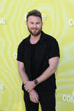 Bobby Berk partecipa alla proiezione di Overcompensating e all'after-party all'Hollywood Palladium il 14 maggio 2025 a Los Angeles, California