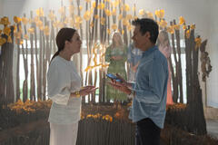(S-D) Julianne Moore come Michaela, Kevin Bacon come Peter Kell in Sirens 1x05