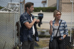 Paul Sparks, Elizabeth Banks in The Better Sister - Stagione 1