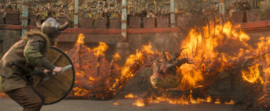 Hiccup (Mason Thames) e Monstrous Nightmare in How to Train Your Dragon, il live-action di Universal Pictures - Immagine dal set