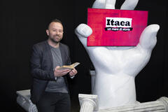 Enrico Galiano in Itaca, viaggi in un mare di storie su RaiPlay