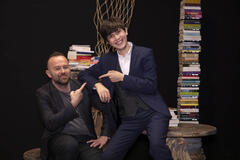 Enrico Galiano e Matteo Porru in Itaca, viaggi in un mare di storie su RaiPlay