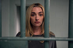 Brianne Howey come Georgia Miller in Ginny & Georgia 3x01