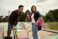 (S-D) Felix Mallard come Marcus Baker, Katie Douglas come Abby in Ginny & Georgia 3x02