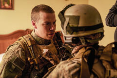 Will Poulter in Warfare - Tempo di guerra