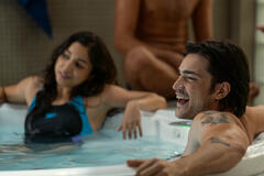 Najwa Khliwa come Fátima Amazian, Juan Perales come Sebas Senghor in Olympo 1x02