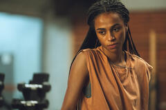 Nira Osahia come Zoe Moral in Olympo 1x02