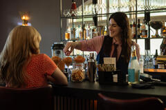 Mariana Treviño e Lilli Kay in Stick 1x03