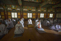 Chris Hemsworth in Limitless: Live Better Now 1x03 - Immagine dal set