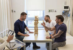 Chris Hemsworth in Limitless: Live Better Now 1x03 - Immagine dal set