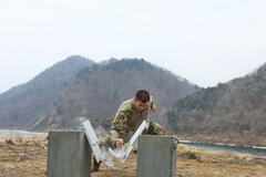 Chris Hemsworth in Limitless: Live Better Now 1x03 - Immagine dal set