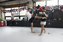 Chris Hemsworth in Limitless: Live Better Now 1x03 - Immagine dal set