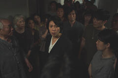 (S-D) Yeom Hye-ran come Jeon Eun-hwa, Seo Hyun-woo come Young Jin-ho in 84m2 - Immagine dal set