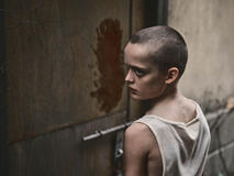 Jonah Wren Phillips sul set del film Bring Her Back - Torna da me