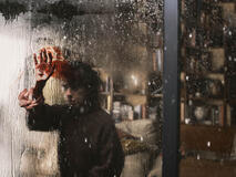 Sally Hawkins sul set del film Bring Her Back - Torna da me