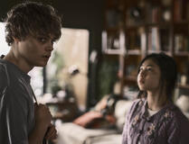 Billy Barratt e Sora Wong sul set del film Bring Her Back - Torna da me