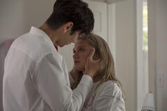 Steven (Sean Kaufman) e Taylor (Rain Spencer) in L'Estate nei tuoi occhi - Stagione 3