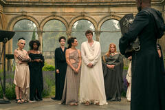 (S-D) Mason Alexander Park come Desire, Kirby Howell-Baptiste come Death, Tom Sturridge come Dream, Ella Rumpf come Eurydice, Ruairi O'Connor come Orpheus, Donna Preston come Despair, Adrian Lester come Destiny in The Sandman 2x05