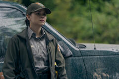 Lily Santiago come Naya Vasquez in Untamed 1x01