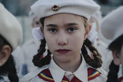 Emma Mogos in Milk Teeth di Mihai Mincan - Immagine ufficiale