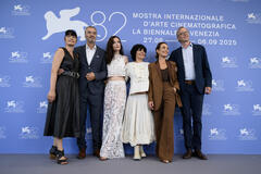 Delegazione di Mother di Teona Strugar Mitevska (tra cui Teona Strugar Mitevska, Noomi Rapace, Sylvia Hoeks) al photocall del film alla 82a Mostra del Cinema di Venezia, mercoledì 27 agosto 2025