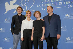 Delegazione di Orphan (tra cui László Nemes, Andrea Waskovics, Grégory Gadebois e Bojtorján Barábas) al photocall del film alla 82a Mostra del Cinema di Venezia, giovedì 28 agosto 2025