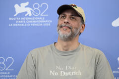 Il regista Luca Guadagnino al photocall del suo film After The Hunt alla 82a Mostra del Cinema di Venezia, venerdì 29 agosto 2025