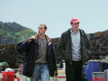 George MacKay e Callum Turner in Rose of Nevada di Mark Jenkin