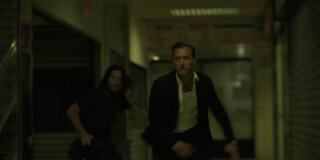 (S-D) Jason Bateman come Vince, Jude Law come Jake in Black Rabbit 1x08