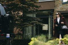 Emma Stone come Michelle Fuller in Bugonia di Yorgos Lanthimos