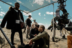 (S-D) Marlon Wayans (Isaiah), il regista Justin Tipping e Tyriq Withers (Cam) sul set di HIM, della Universal Pictures