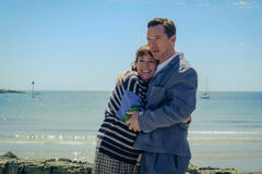 Olivia Colman e Benedict Cumberbatch in The Roses