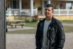 Alex Quijano come Richard in Uno splendido errore 2x06