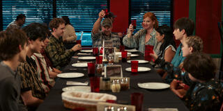 (S-D) Corey Fogelmanis come Nathan, Isaac Arellanes come Isaac, Myles Perez come Lee, Connor Stanhope come Danny, Marc Blucas come George, Sarah Rafferty come Katherine, Nikki Rodriguez come Jackie, Dean Petriw come Jordan, Alix West Lefler come Parker, Lennix James come Benny in Uno splendido errore 2x01