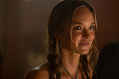 Sophia (Lilah Pate) in The Runarounds 1x04 - First Look