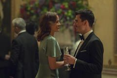 (S-D) Sophie Robertson come Saskia, Corey Mylchreest come Matheo in The Hostage 1x01