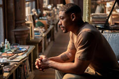 Aaron Pierre in The Morning Show 4x03