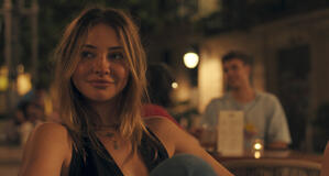 Madelyn Cline in La mappa che mi porta a te