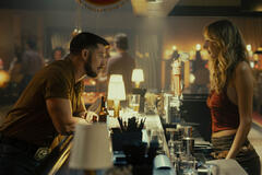 Beau Knapp come Cole e Scarlet Stallone come Spencer in Tulsa King 3x05