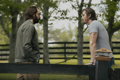 Martin Starr come Bodhi e Garrett Hedlund come Mitch in Tulsa King 3x06