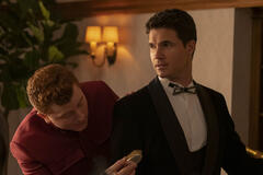 (S-D) Owen Daniels (A.I. Guy), Robbie Amell (Nathan Brown) in Upload 1x03