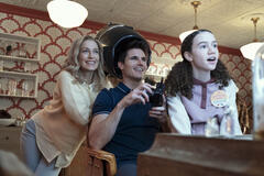 (S-D) Jessica Tuck (Viv), Robbie Amell (Nathan), Chloe Coleman (Nevaeh) in Upload 2x04