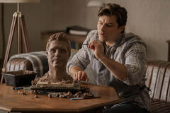 Kevin Bigley (Luke) in Upload - Stagione 3 - First Look