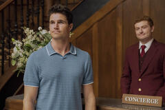 Robbie Amell (Nathan), Owen Daniels (A.I. Guy) in Upload - Stagione 3 - First Look