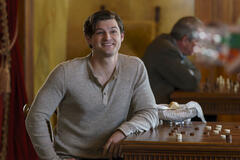 Kevin Bigley (Luke) in Upload 1x01