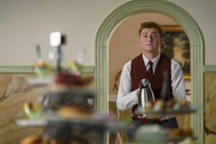 Owen Daniels (A.I. Guy) in Upload 1x01