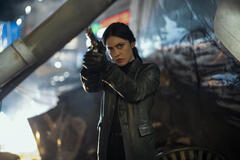 Zen (Rosa Salazar) in Play Dirty - Triplo gioco