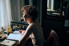 Julia Windischbauer in Etty di Hagai - Immagine ufficiale